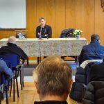 Il card. Repole con i preti di Susa a Villa San Pietro il 16 gennaio 2025 (foto: Bello_LaValsusa)